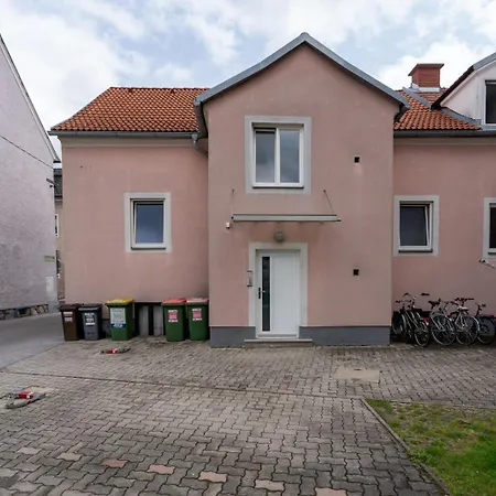 Farawayhomes #4 * Graz