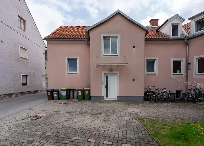 Farawayhomes #4 * Graz